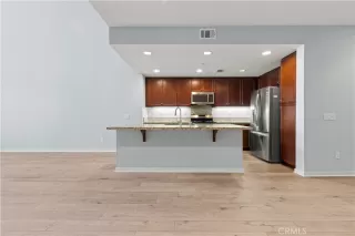 Photo #5: WS25268683 Listing 