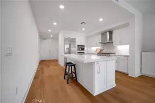 Photo #4: WS25278795 Listing 