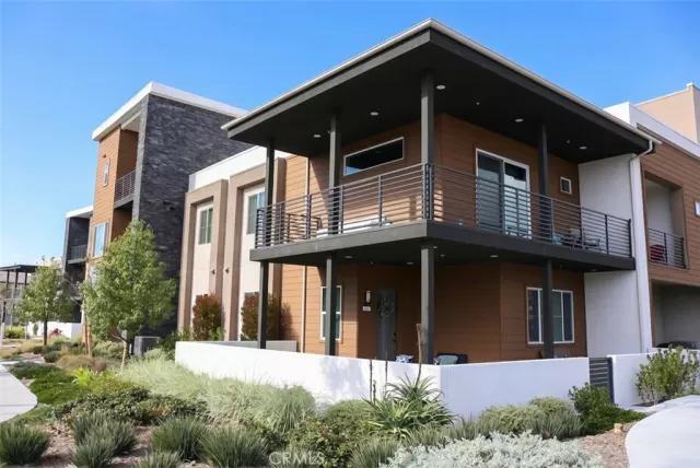 MLS: WS26014888 Condo For Sale