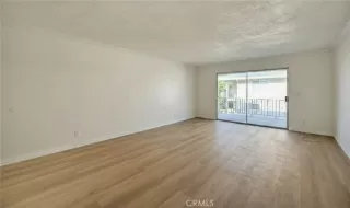 Photo #5: WS26022880 Listing