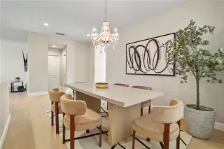 Photo #5: WS26036105 Listing 