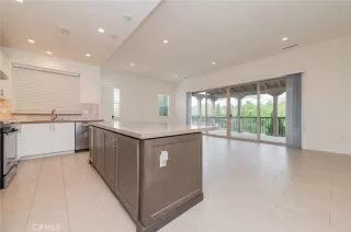 Photo #4: WS26037181 Listing