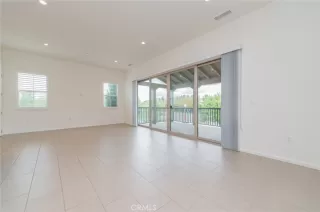 Photo #5: WS26037181 Listing