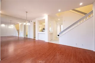 Photo #3: WS26037434 Listing