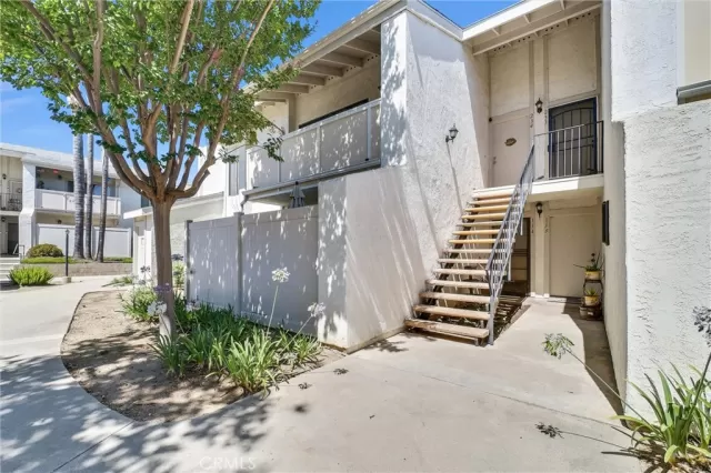 MLS: WS26129553 Condo For Sale