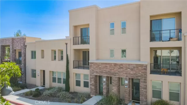 MLS: WS26142764 Condo For Sale