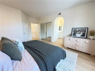 Photo #4: WS26145598 Listing
